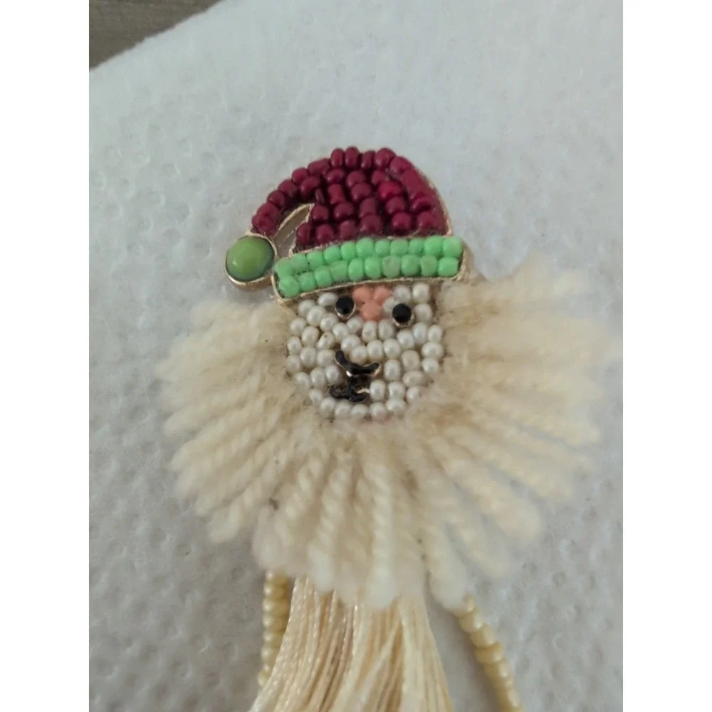 Estate Large Unique Beaded & Thread Dancing  Santa Claus Christmas Holiday Pin‎